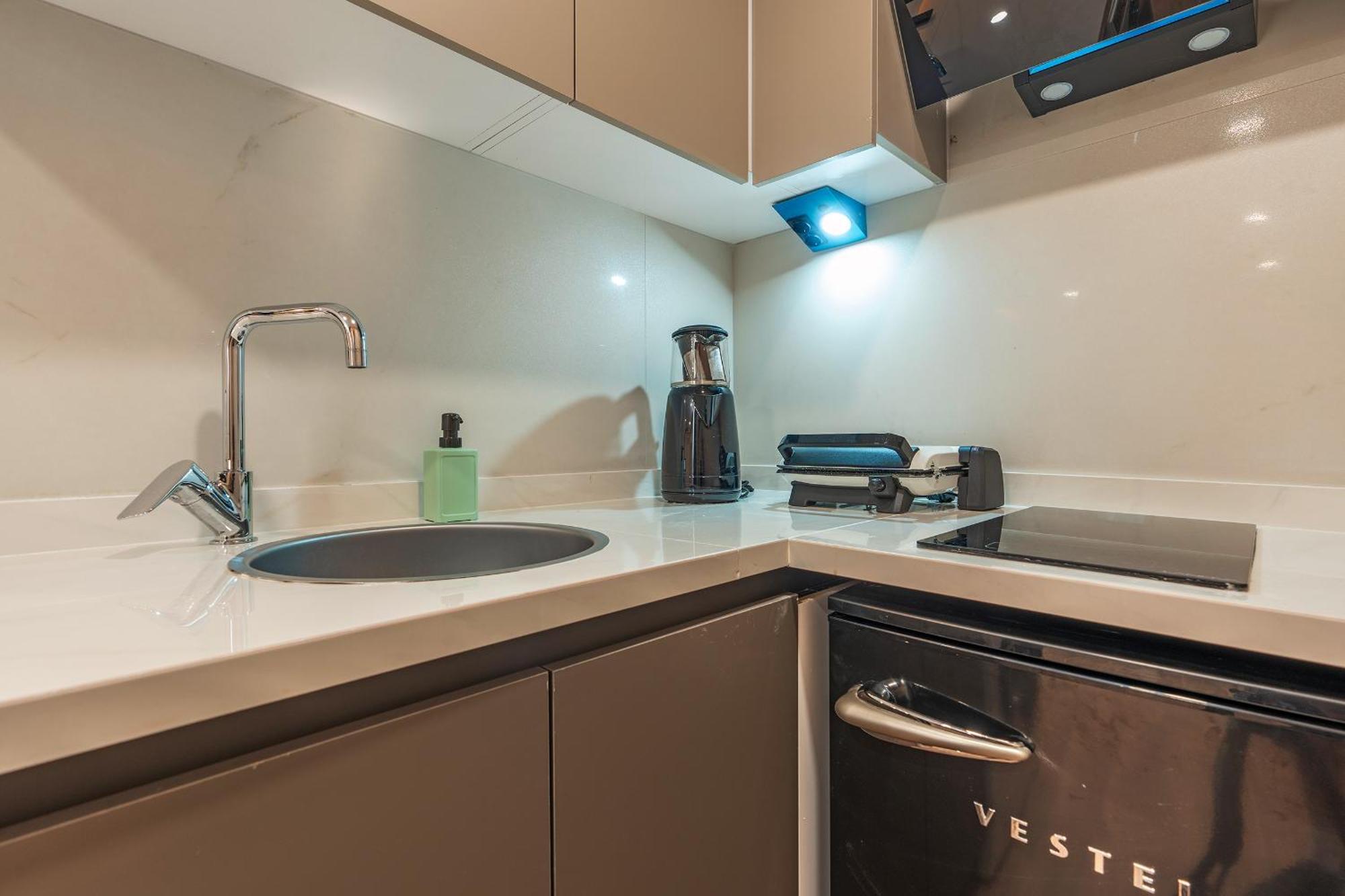 אנטליה Doqu Suites Hotel מראה חיצוני תמונה